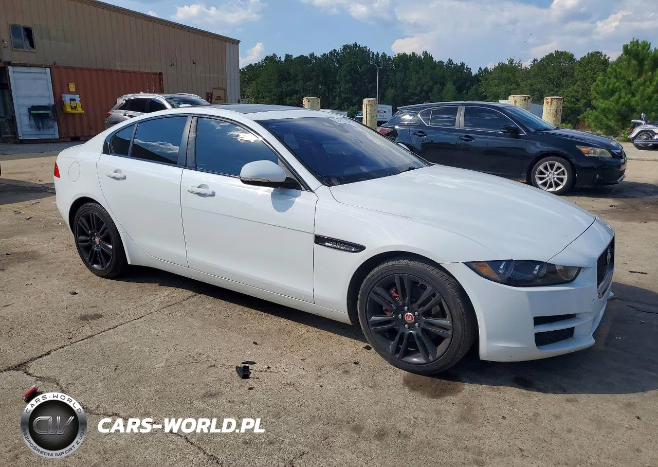 2017 Jaguar Xe Prestige VIN:SAJAE4BN5HA968625 - 4