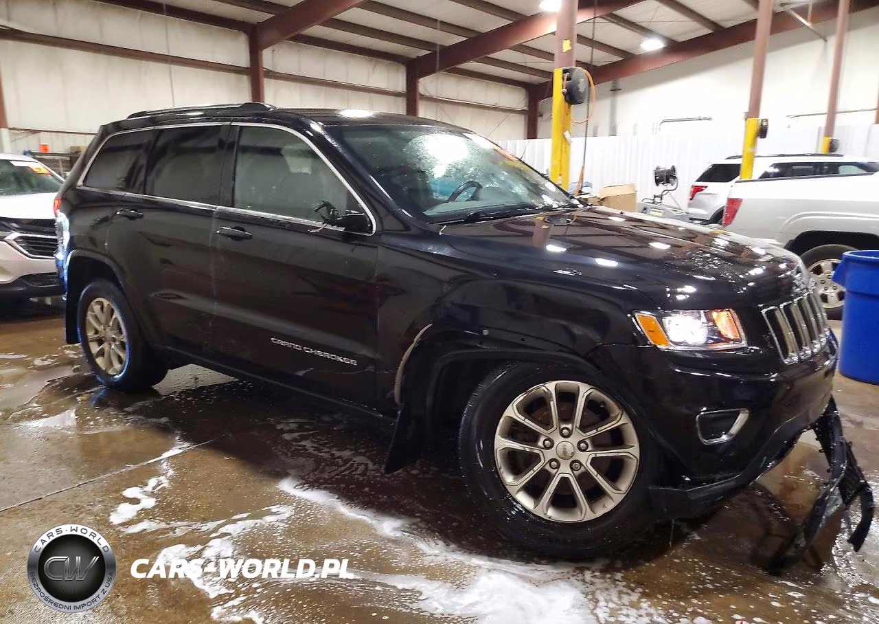 2015 Jeep Grand Cherokee Laredo VIN:1C4RJEAGXFC238801 - 4
