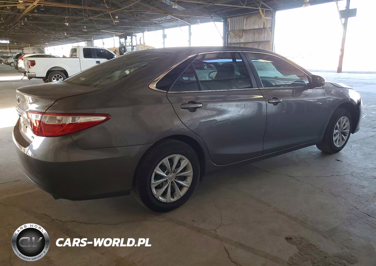 2017 Toyota Camry Le VIN:4T1BF1FKXHU775699 - 3