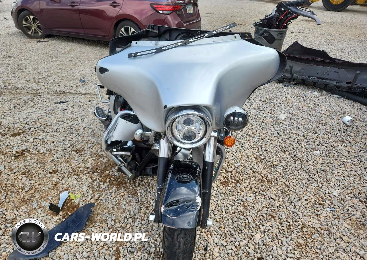 2011 Harley-Davidson Flhx VIN:1HD1KB418BB604737 - 2