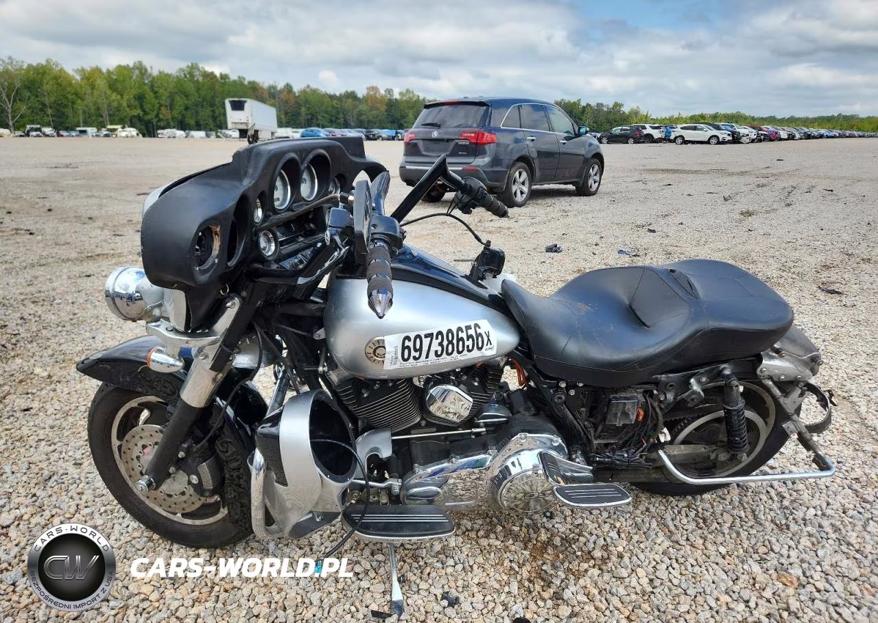 2011 Harley-Davidson Flhx VIN:1HD1KB418BB604737 - 3