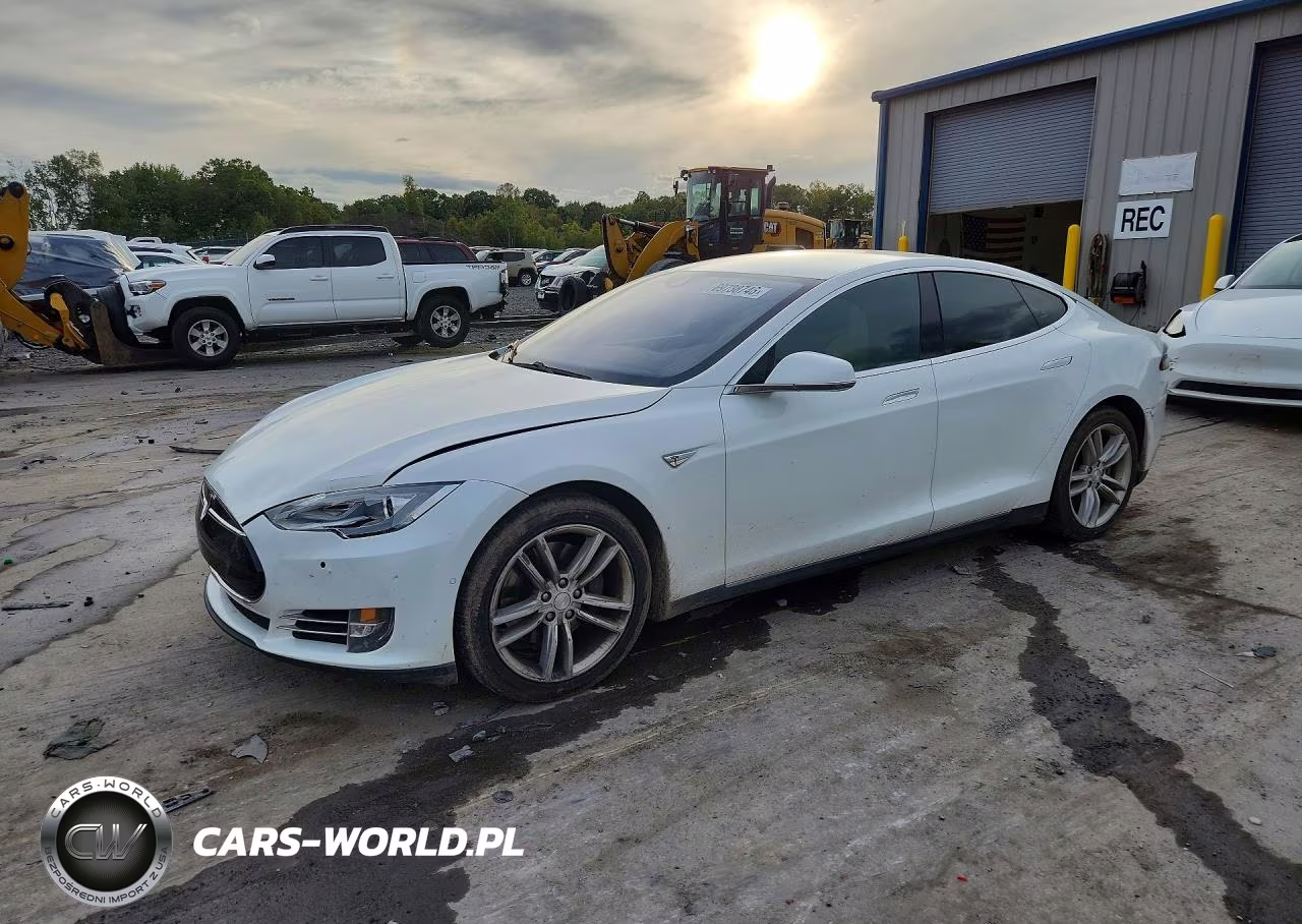 2015 Tesla Model S VIN:5YJSA1E1XFF120296 - 1