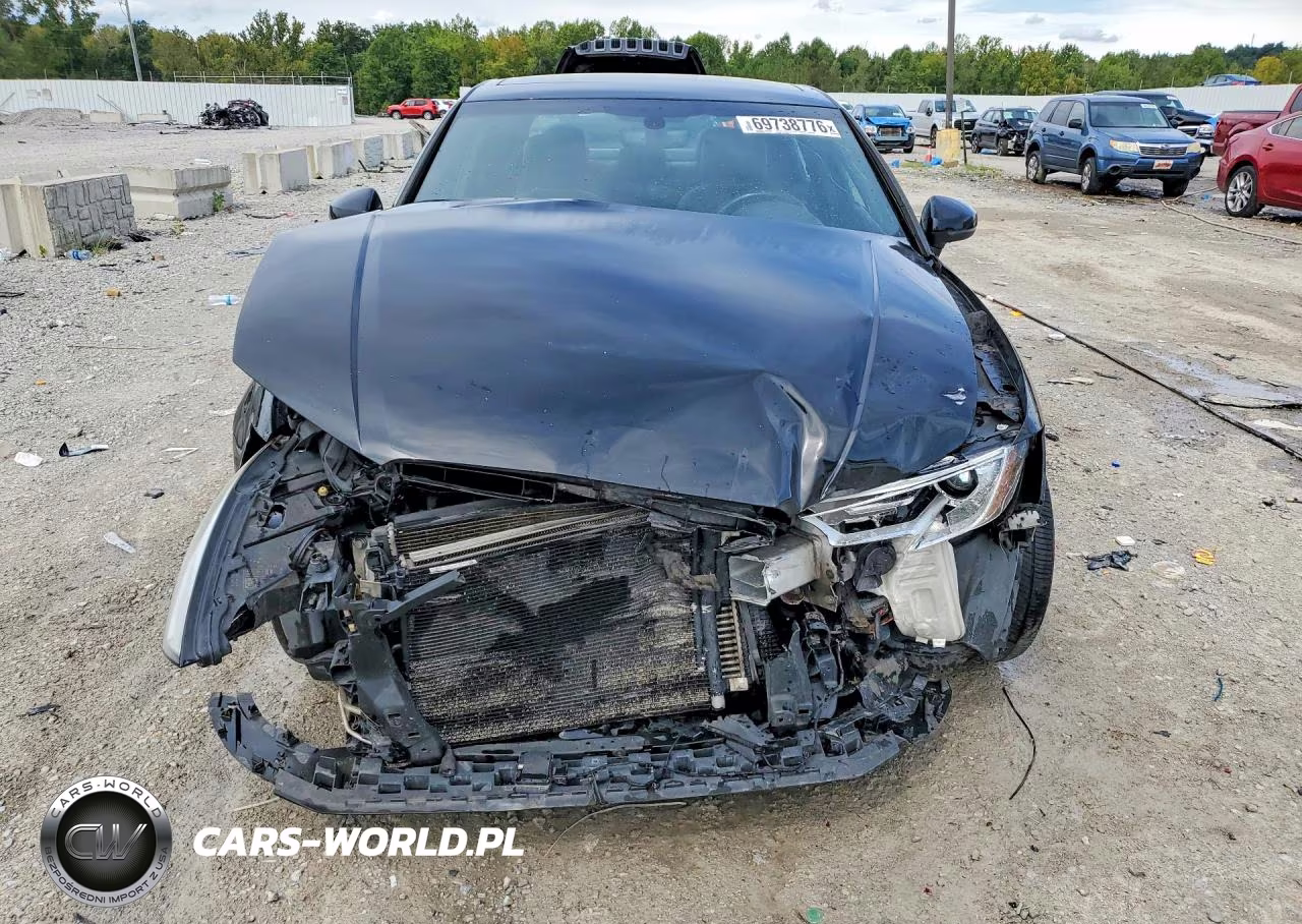 2018 Audi A3 Premium VIN:WAUAUHFF8J1067330 - 5