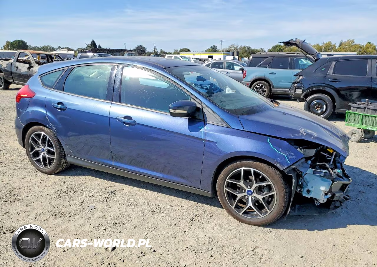 2018 Ford Focus Sel VIN:1FADP3M2XJL278419 - 4