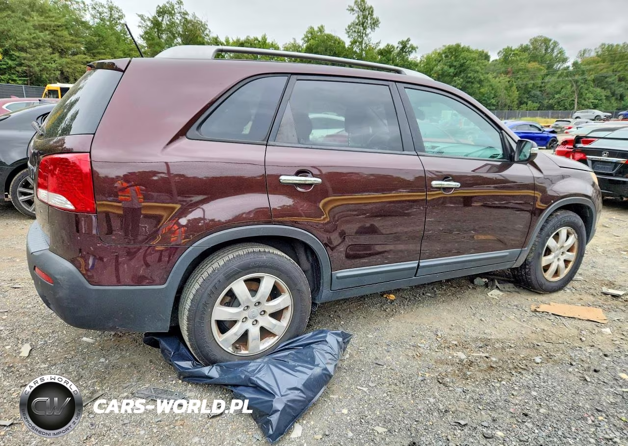 2012 Kia Sorento Lx VIN:5XYKT3A68CG220408 - 3
