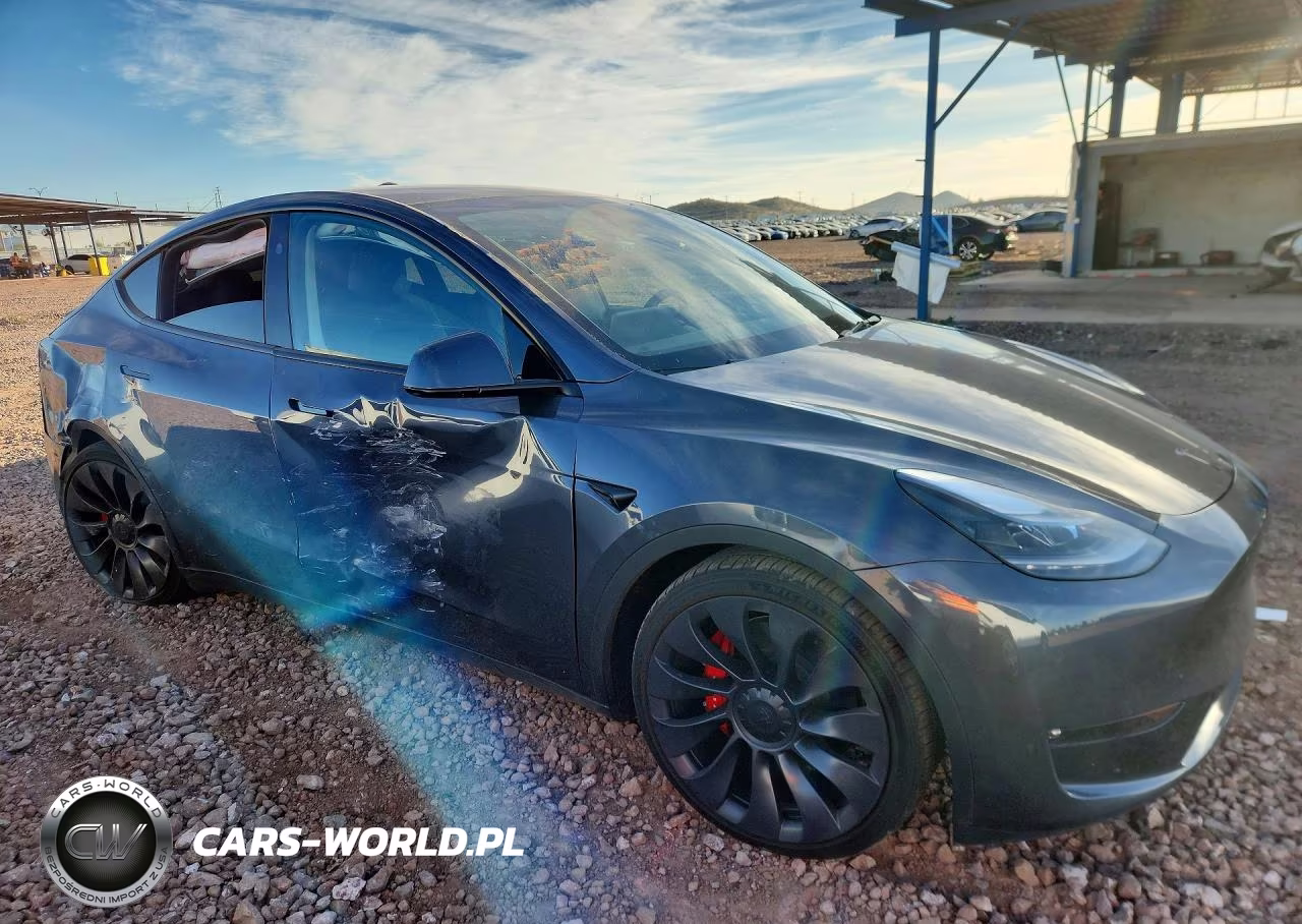 2023 Tesla Model Y VIN:7SAYGDEF9PF859377 - 4