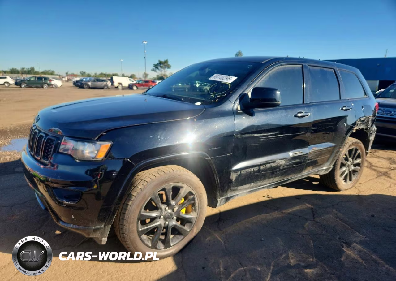 2018 Jeep Grand Cherokee Laredo VIN:1C4RJFAG9JC324468 - 1