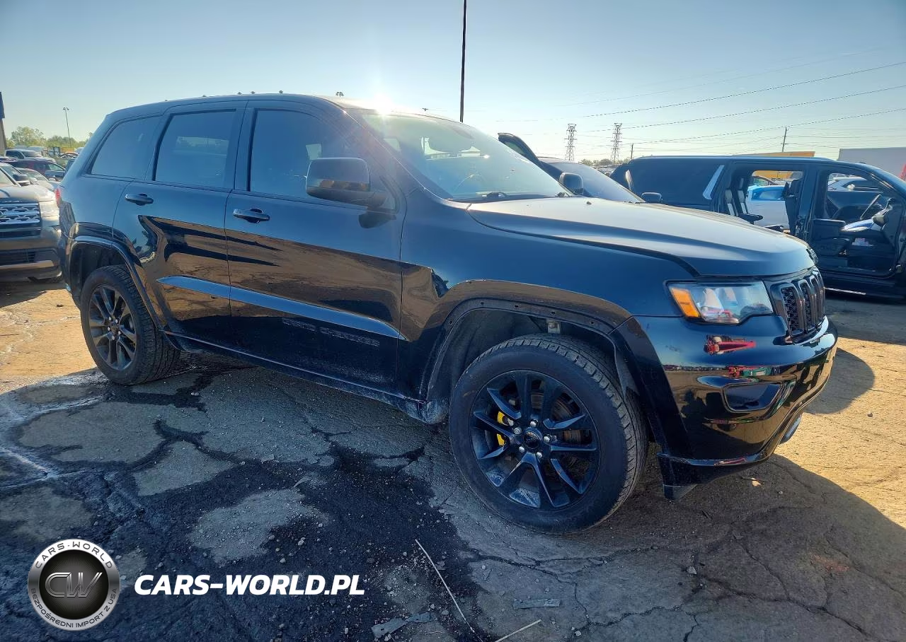 2018 Jeep Grand Cherokee Laredo VIN:1C4RJFAG9JC324468 - 4