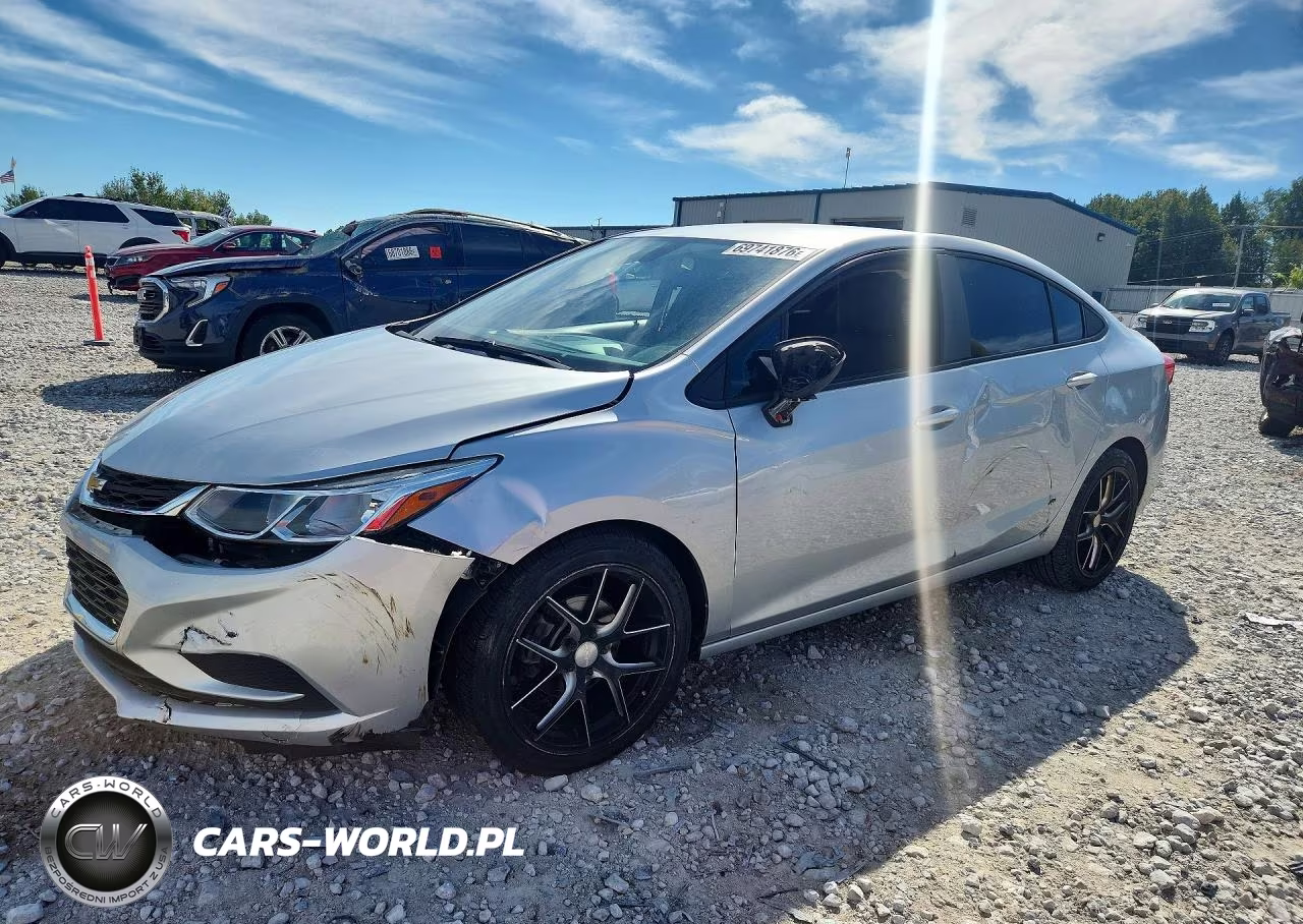 2018 Chevrolet Cruze Ls – zdjęcie 1 z 12