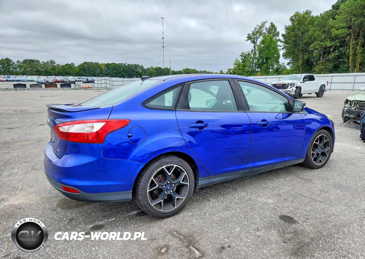 2014 Ford Focus Se Se VIN:1FADP3F26EL134160 - 3