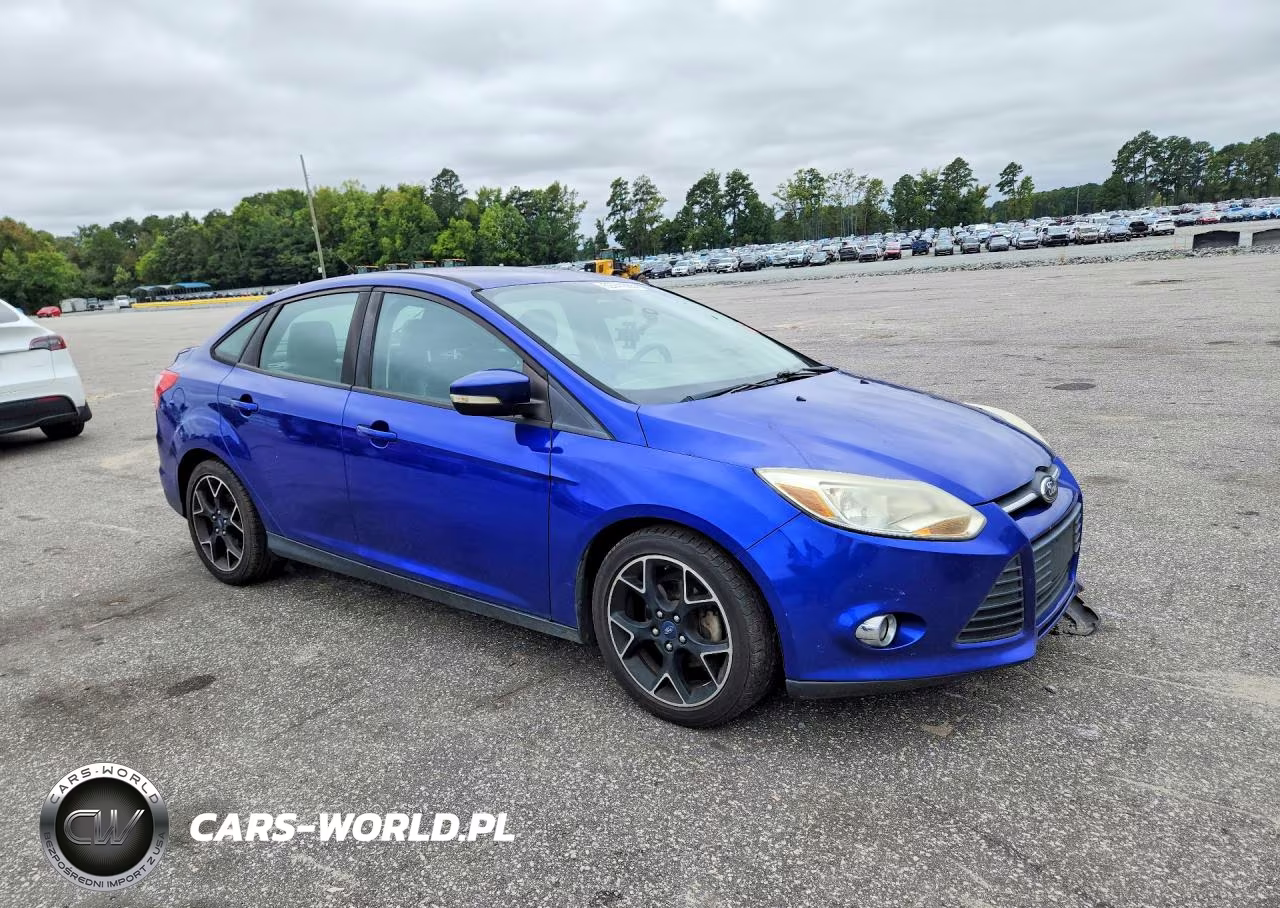 2014 Ford Focus Se Se VIN:1FADP3F26EL134160 - 4