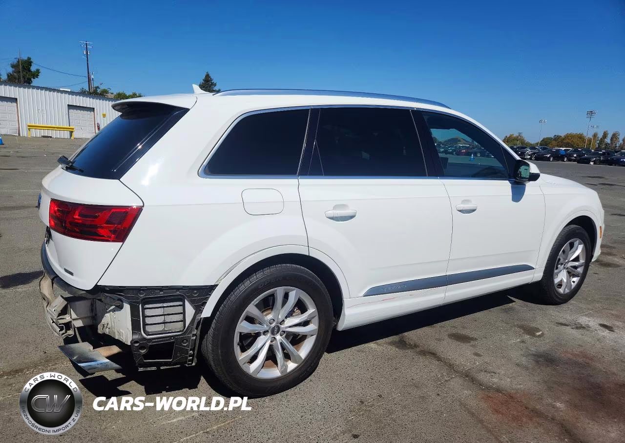 2017 Audi Q7 Premium VIN:WA1AHAF7XHD043671 - 3