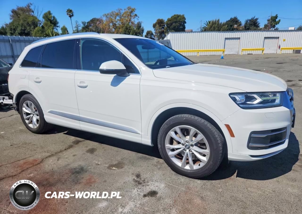2017 Audi Q7 Premium VIN:WA1AHAF7XHD043671 - 4