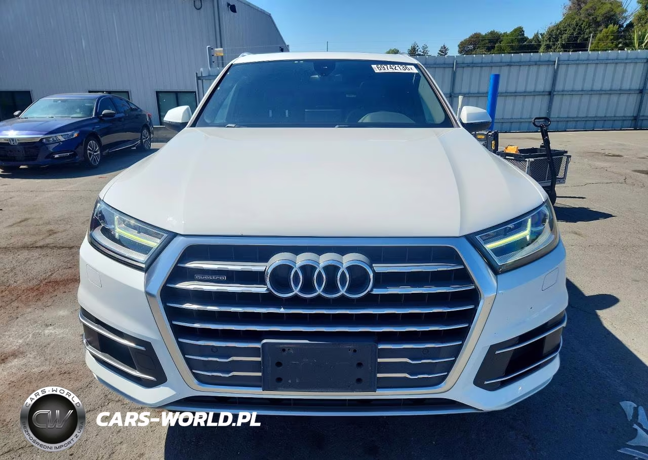 2017 Audi Q7 Premium VIN:WA1AHAF7XHD043671 - 5