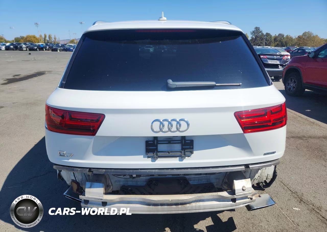 2017 Audi Q7 Premium VIN:WA1AHAF7XHD043671 - 6