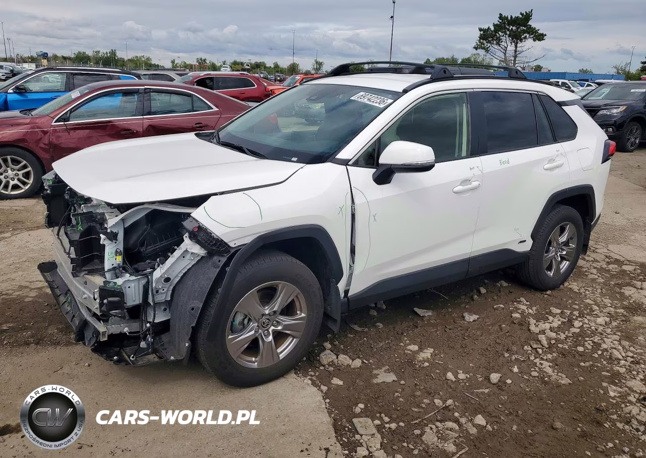 2025 Toyota Rav4 Le – zdjęcie 1 z 13
