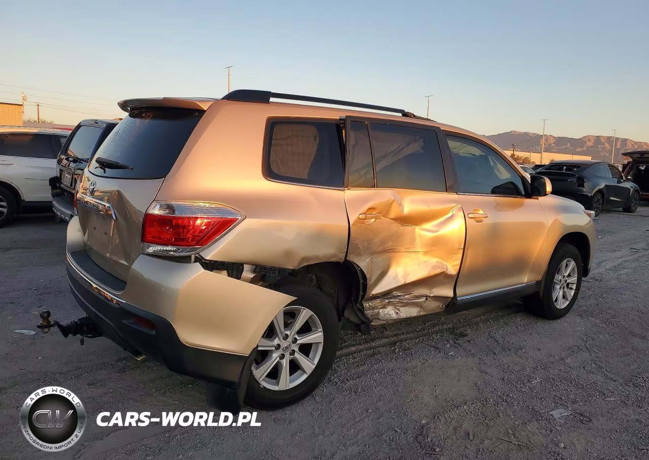 2013 Toyota Highlander Plus VIN:5TDZK3EHXDS129934 - 3