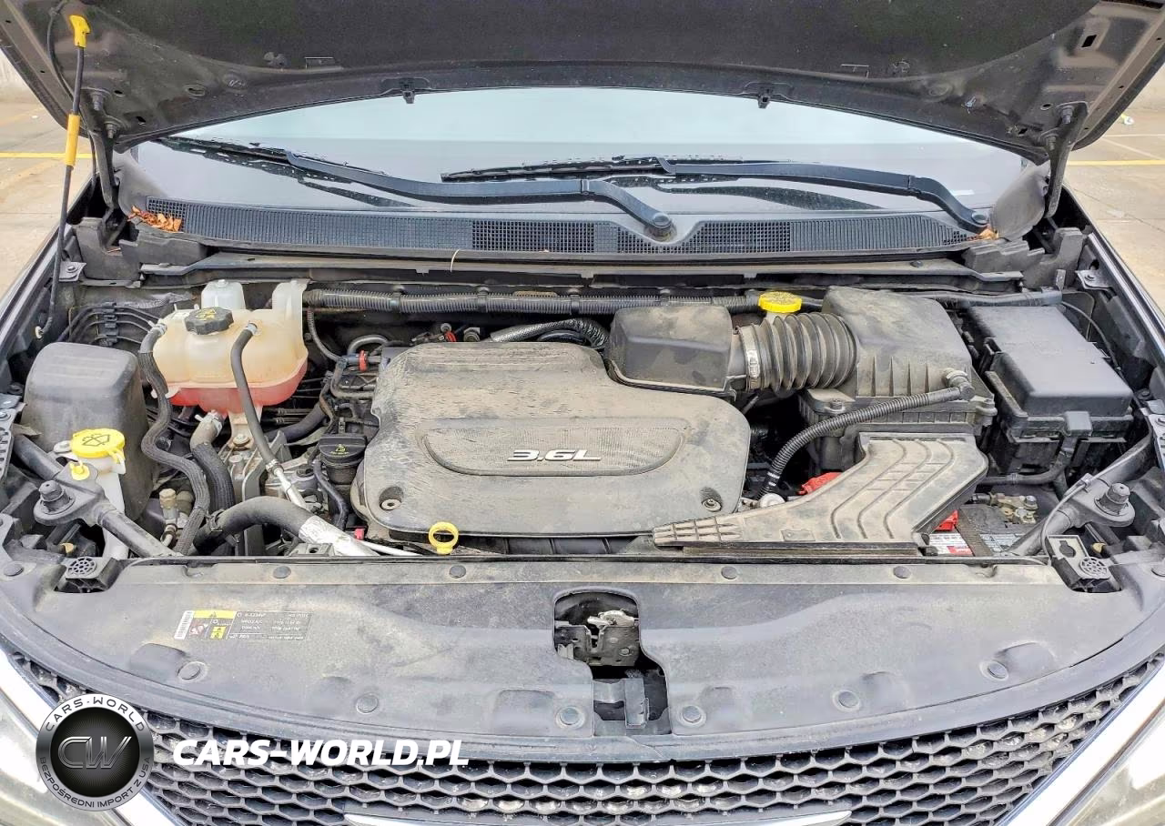 2017 Chrysler Pacifica Touring L VIN:2C4RC1BG5HR528343 - 12