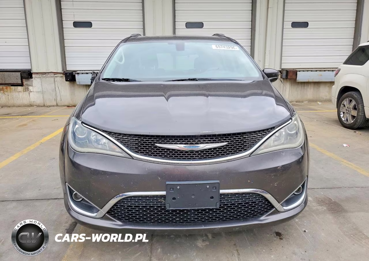 2017 Chrysler Pacifica Touring L VIN:2C4RC1BG5HR528343 - 5