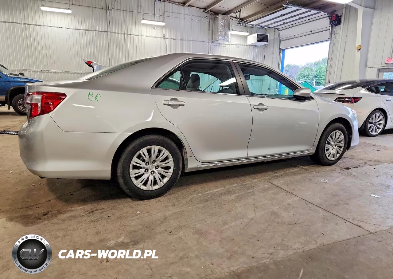 2013 Toyota Camry Le VIN:4T4BF1FK3DR306325 - 3