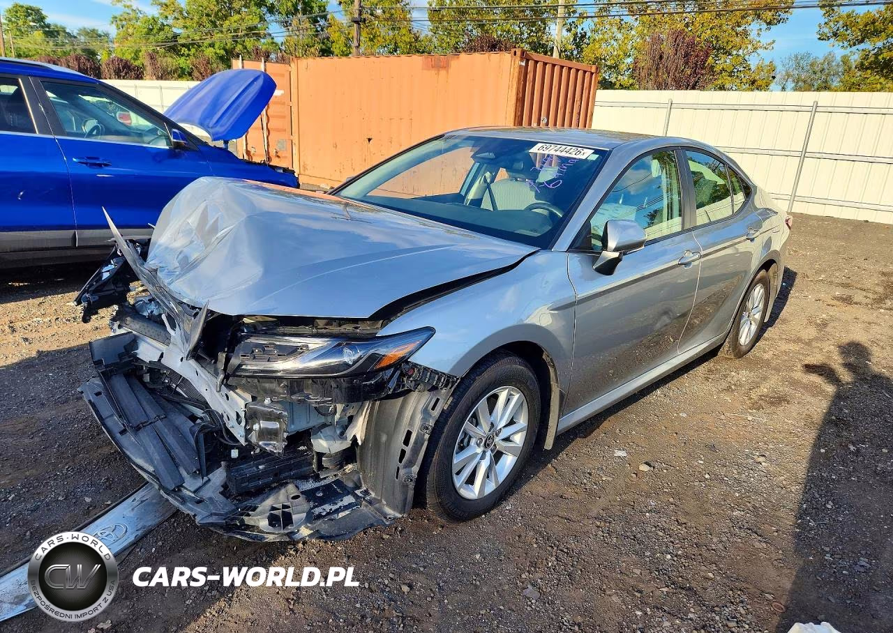 2026 Toyota Camry Le – zdjęcie 1 z 12