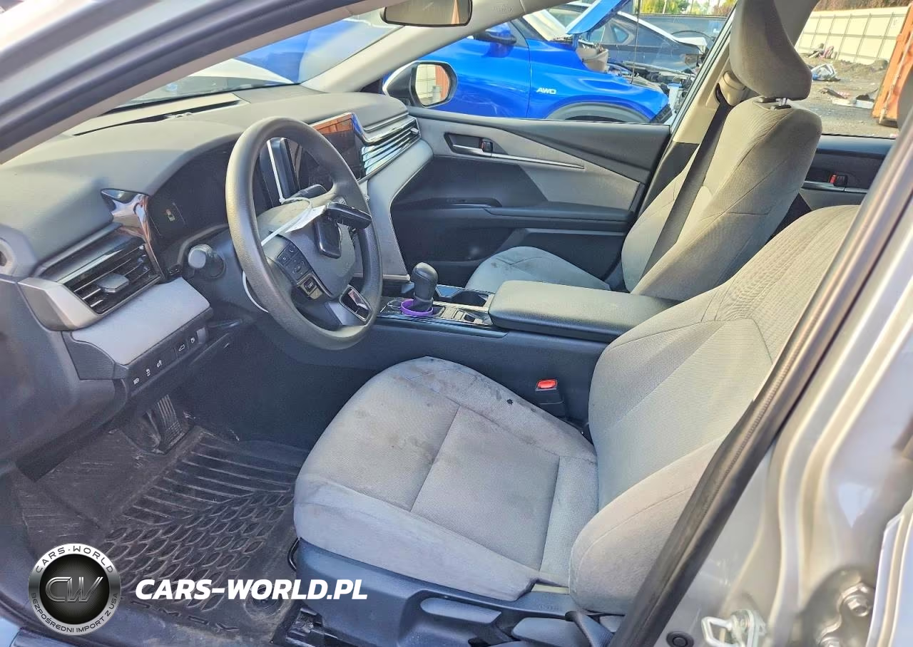 2026 Toyota Camry Le VIN:4T1DBADKXTU045131 - 7