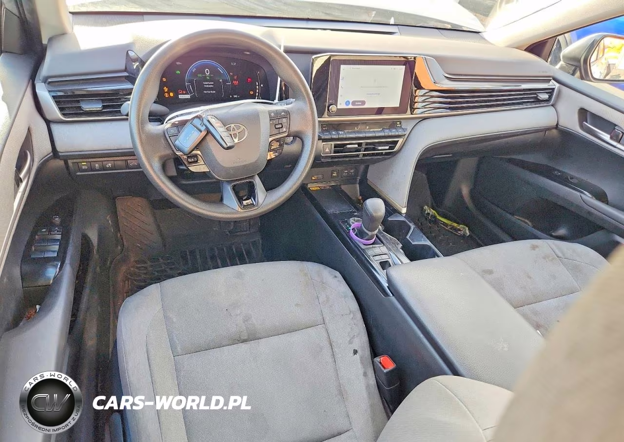 2026 Toyota Camry Le VIN:4T1DBADKXTU045131 - 8
