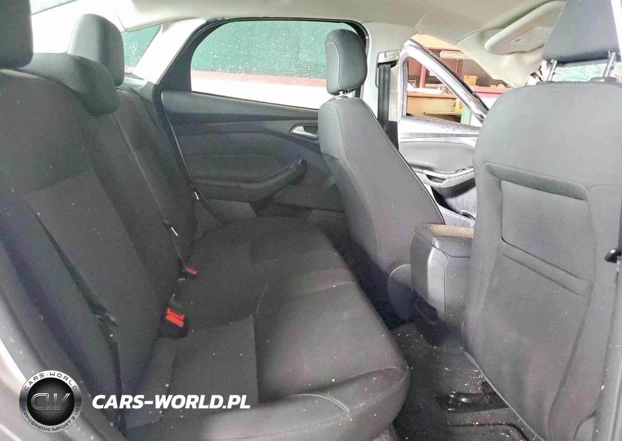 2018 Ford Focus Se VIN:1FADP3FE9JL283778 - 10