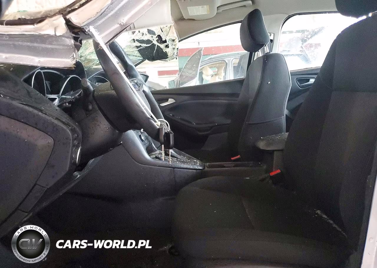 2018 Ford Focus Se VIN:1FADP3FE9JL283778 - 7