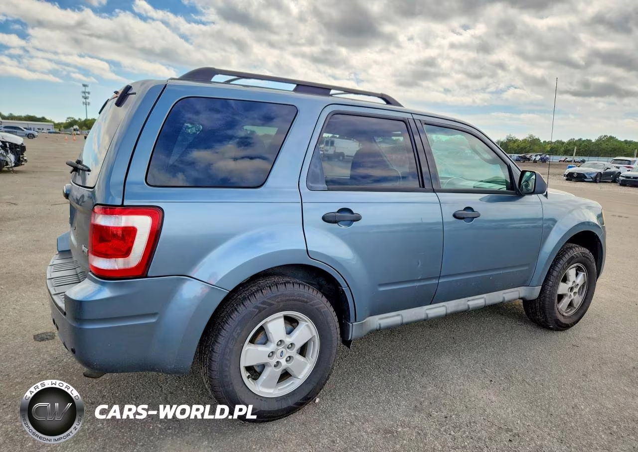 2010 Ford Escape Xlt VIN:1FMCU0DG9AKA01609 - 3