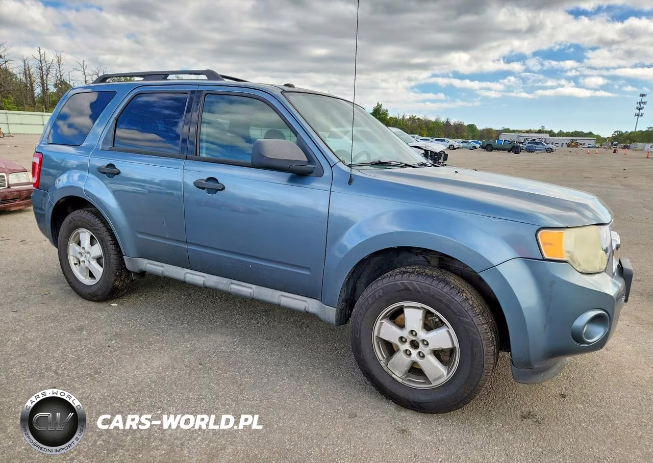 2010 Ford Escape Xlt VIN:1FMCU0DG9AKA01609 - 4