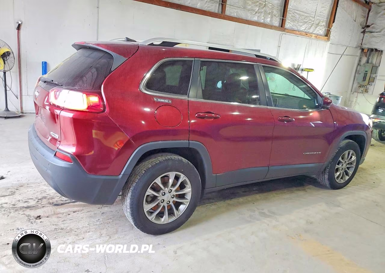 2019 Jeep Cherokee Latitude Plus VIN:1C4PJMLB7KD103749 - 3