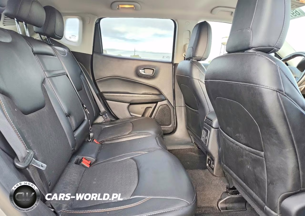 2018 Jeep Compass Latitude VIN:3C4NJCBB3JT502251 - 11