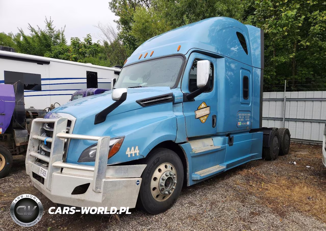 2018 Freightliner Cascadia 126 Semi Truck