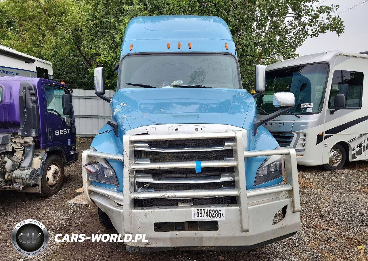 2018 Freightliner Cascadia 126 Semi Truck VIN:3AKJHHDRXJSJW2557 - 5