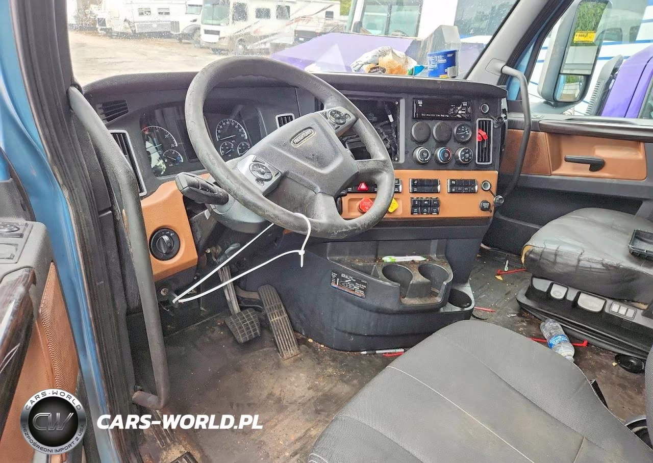 2018 Freightliner Cascadia 126 Semi Truck VIN:3AKJHHDRXJSJW2557 - 8