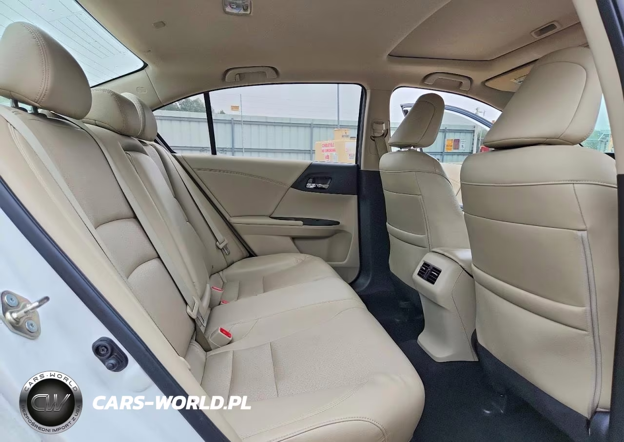 2017 Honda Accord VIN:1HGCR3F88HA025169 - 10