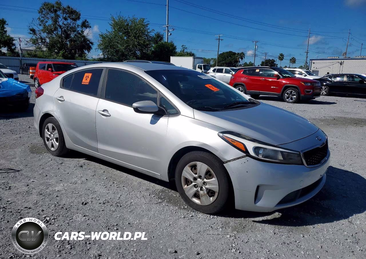2017 Kia Forte Lx VIN:3KPFK4A79HE090677 - 4