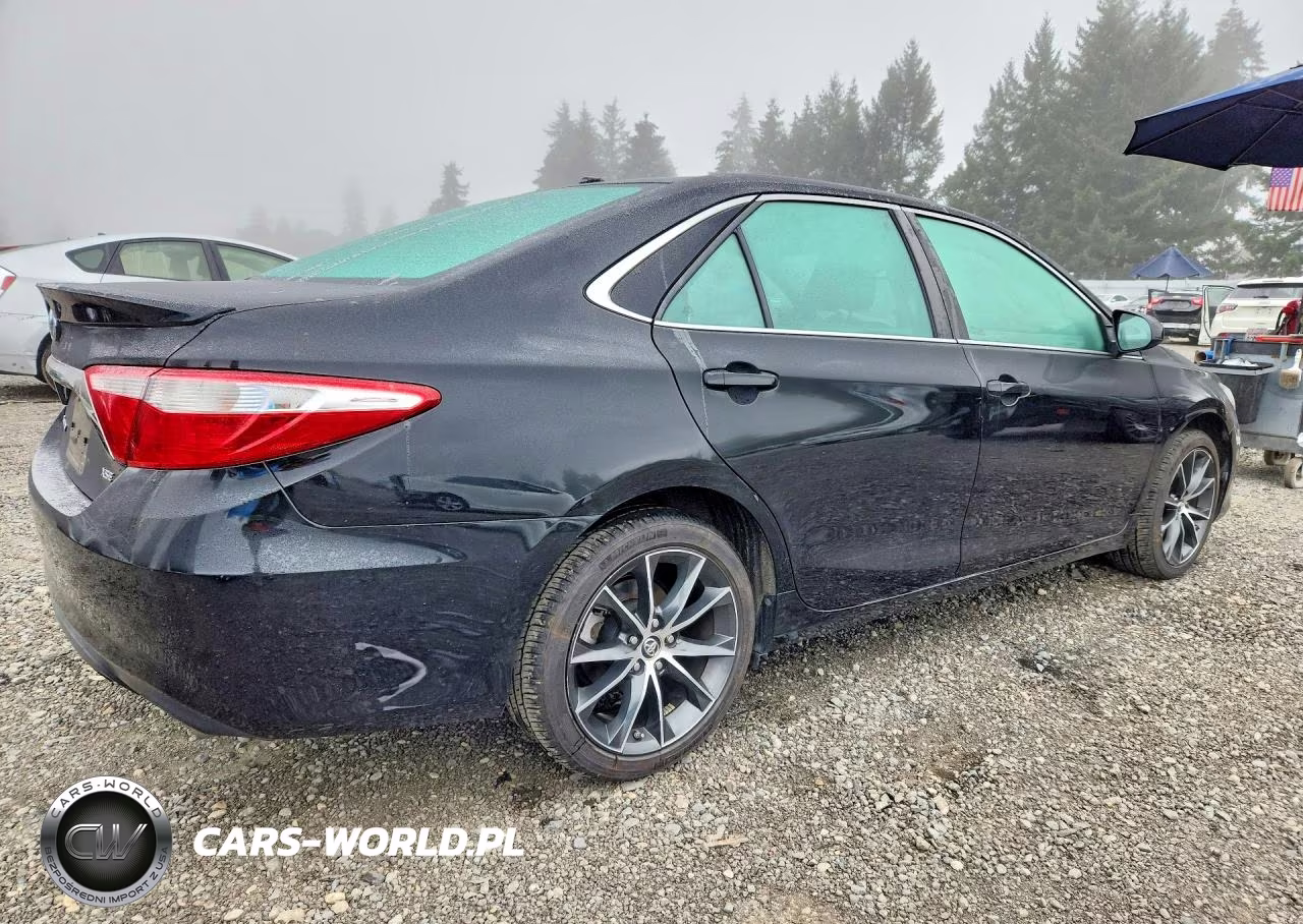 2015 Toyota Camry Xse VIN:4T1BF1FK2FU892240 - 3