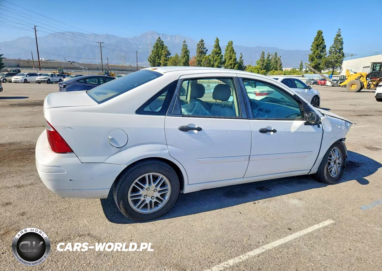 2005 Ford Focus Zx4 VIN:1FAFP34N05W278629 - 3
