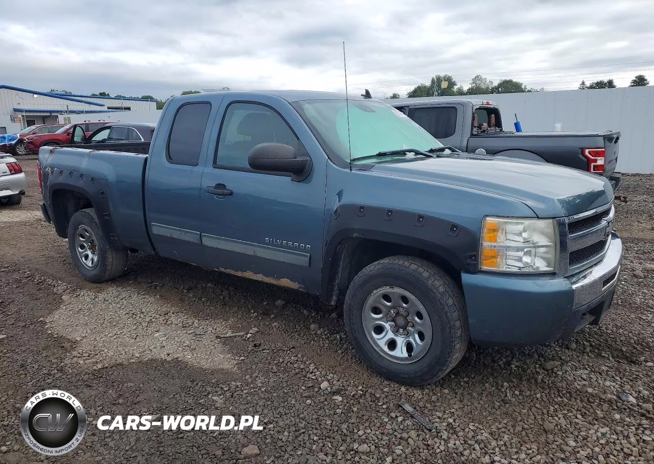 2011 Chevrolet Silverado K1500 Ls VIN:1GCRKREA3BZ391618 - 4