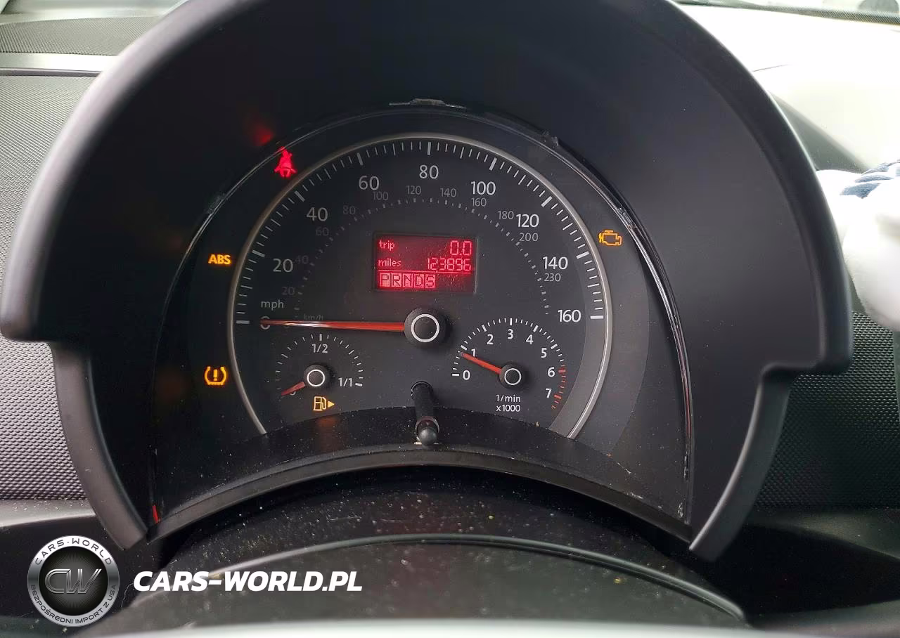 2008 Volkswagen New Beetle S VIN:3VWRW31CX8M522463 - 9