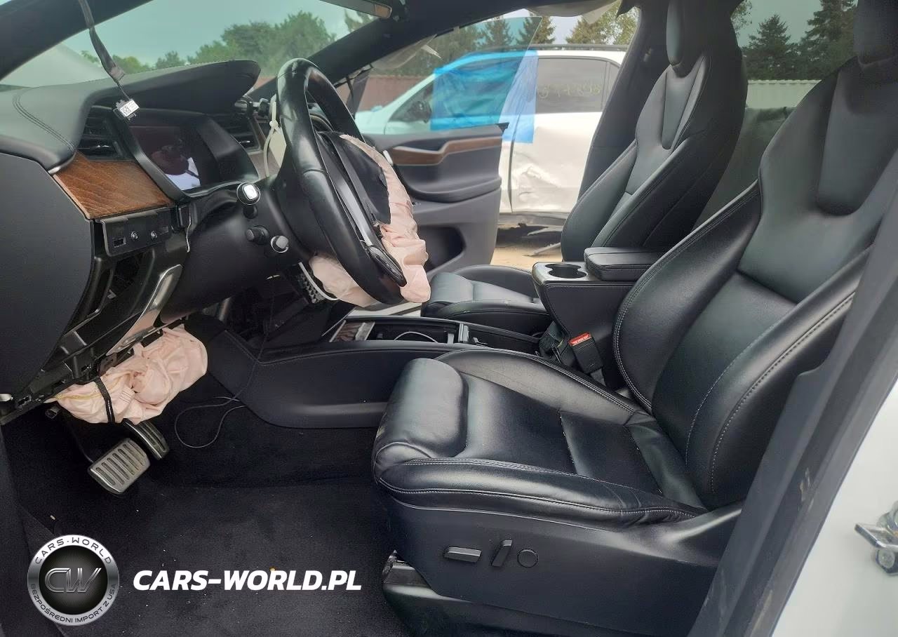 2020 Tesla Model X VIN:5YJXCAE20LF277145 - 7