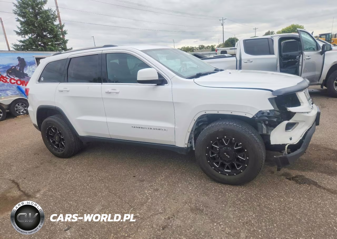 2014 Jeep Grand Cherokee Laredo VIN:1C4RJFAG3EC128497 - 4