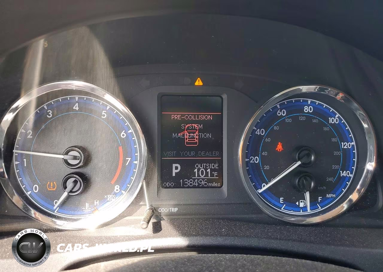 2018 Toyota Corolla Le VIN:2T1BURHE8JC046622 - 9