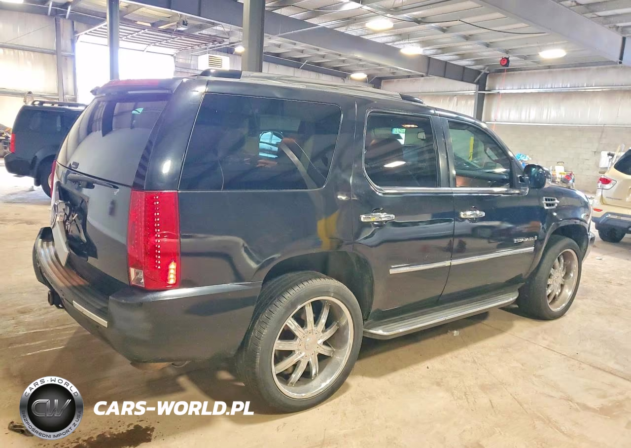2007 Cadillac Escalade Luxury VIN:1GYFK63827R345877 - 3
