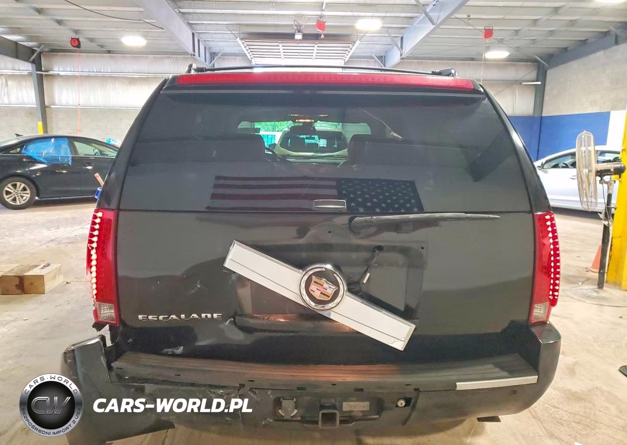 2007 Cadillac Escalade Luxury VIN:1GYFK63827R345877 - 6