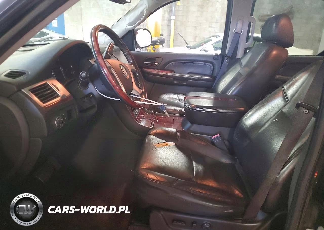 2007 Cadillac Escalade Luxury VIN:1GYFK63827R345877 - 7