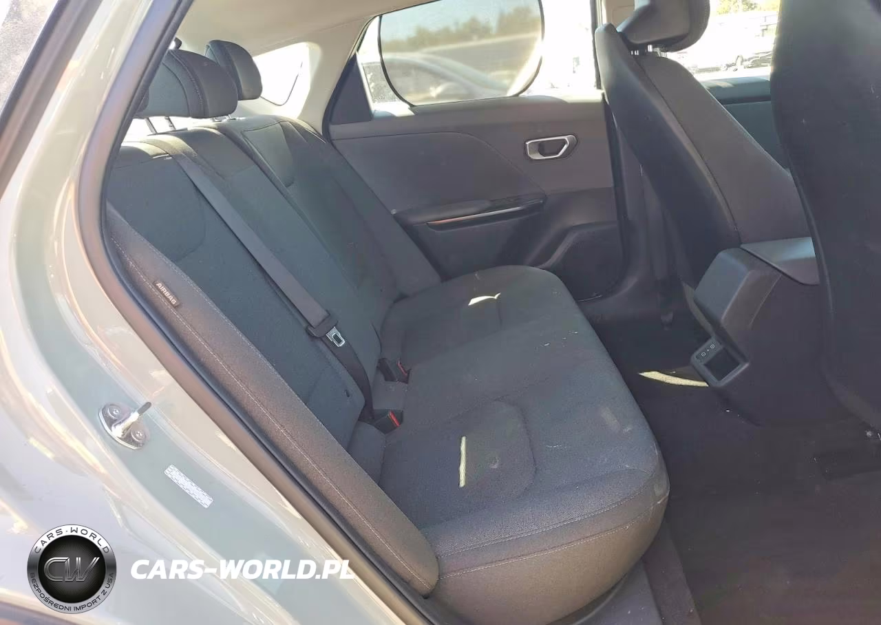 2025 Kia K4 Lxs VIN:3KPFT4DE5SE040745 - 10