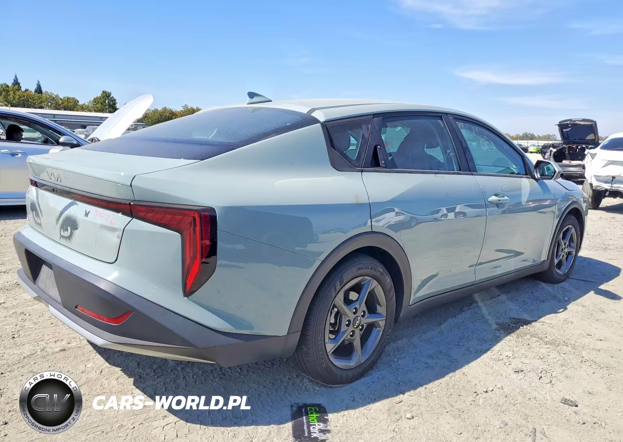2025 Kia K4 Lxs VIN:3KPFT4DE5SE040745 - 3
